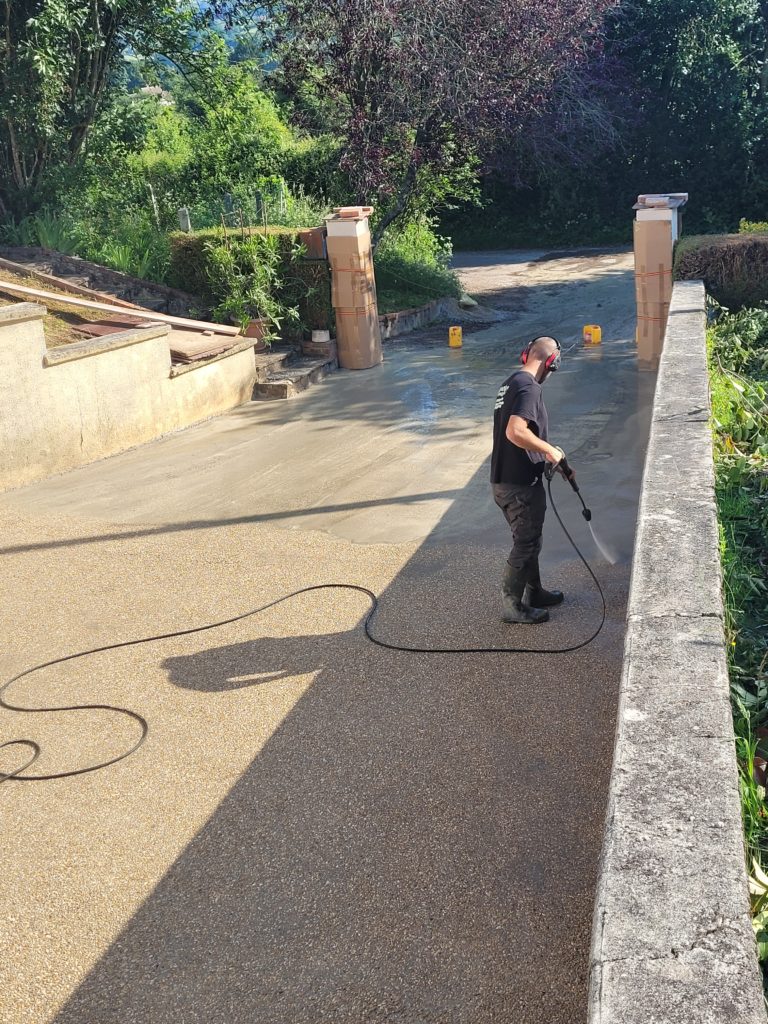 création d'un parking en béton désactivé