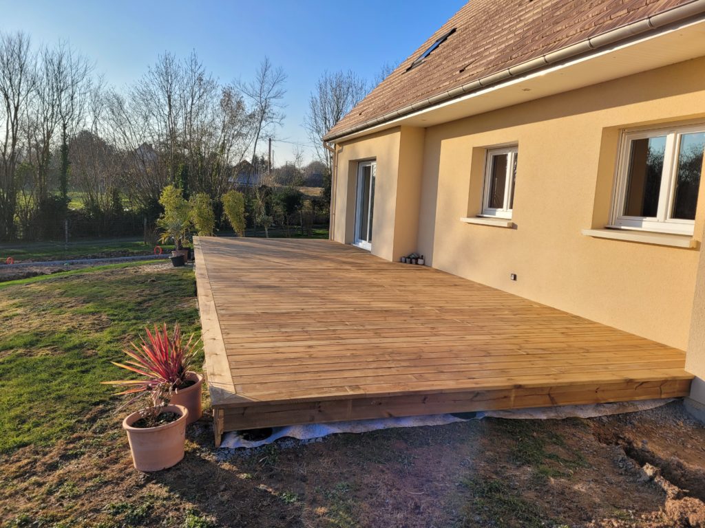 Installation d'une terrasse en bois pin classe 4